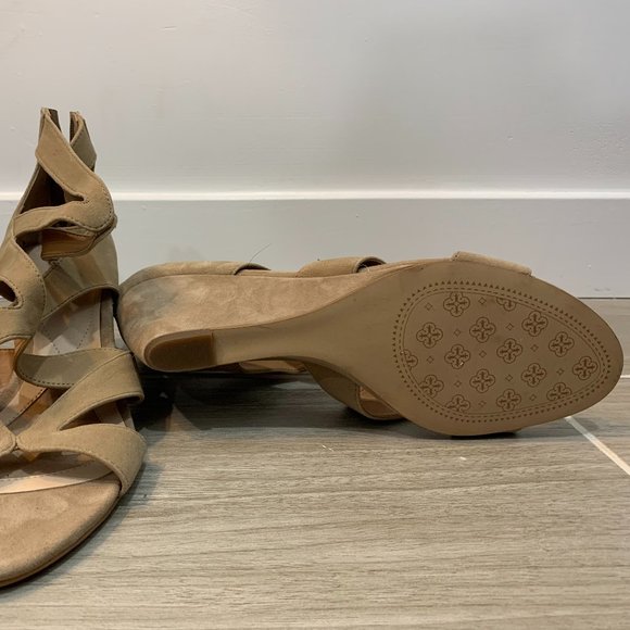 Isola Neutral Wedges 10M (Never Worn) - Picture 2 of 2